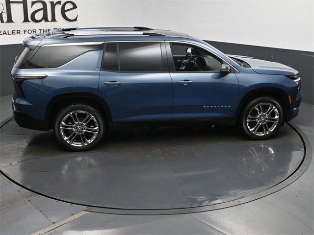 Photo of 2025 Lakeshore Blue Metallic Chevrolet Traverse