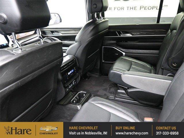 Photo of 2022 Metallic Jeep Wagoneer
