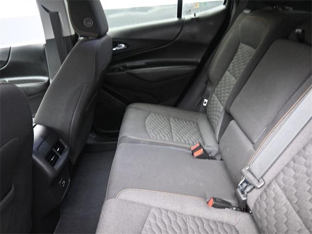 Photo of 2021 Silver Ice Metallic Chevrolet Equinox