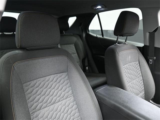 Photo of 2021 Silver Ice Metallic Chevrolet Equinox