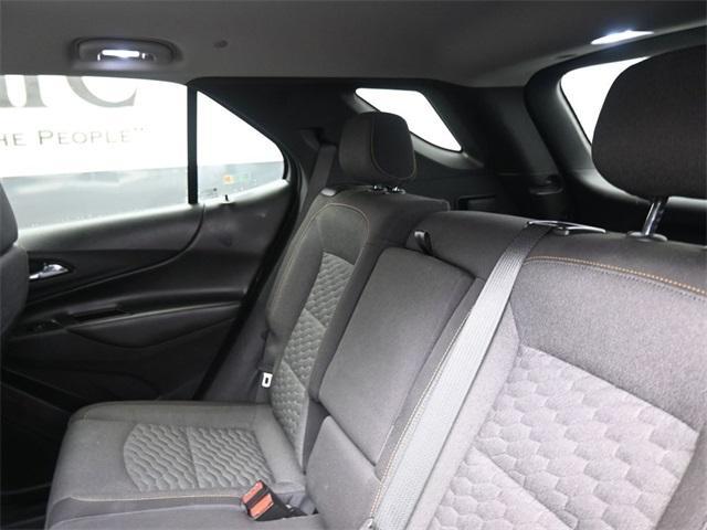 Photo of 2021 Silver Ice Metallic Chevrolet Equinox
