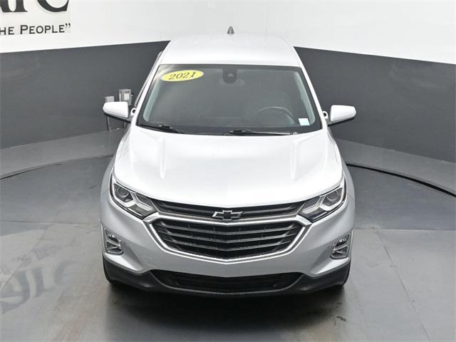 Photo of 2021 Silver Ice Metallic Chevrolet Equinox