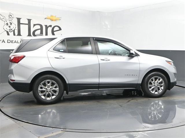 Photo of 2021 Silver Ice Metallic Chevrolet Equinox