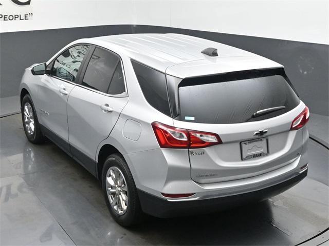 Photo of 2021 Silver Ice Metallic Chevrolet Equinox