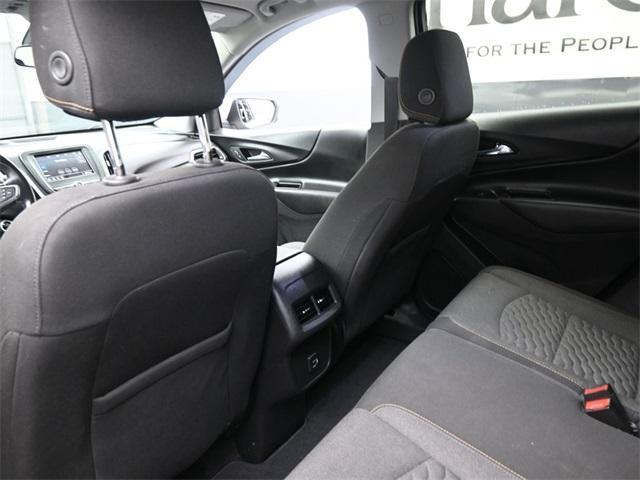 Photo of 2021 Silver Ice Metallic Chevrolet Equinox