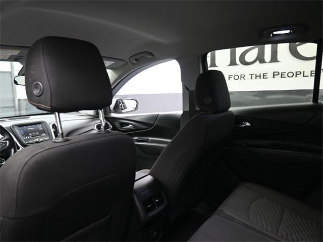 Photo of 2021 Silver Ice Metallic Chevrolet Equinox
