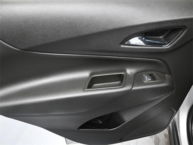 Photo of 2021 Silver Ice Metallic Chevrolet Equinox