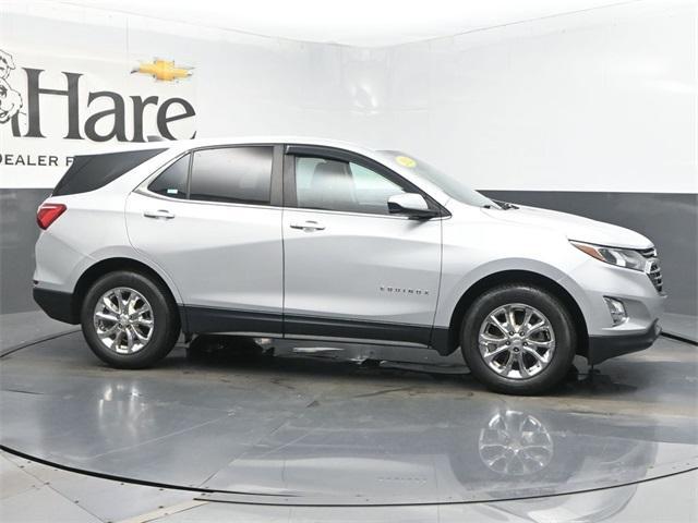 Photo of 2021 Silver Ice Metallic Chevrolet Equinox