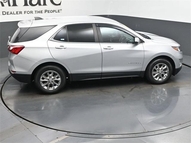 Photo of 2021 Silver Ice Metallic Chevrolet Equinox