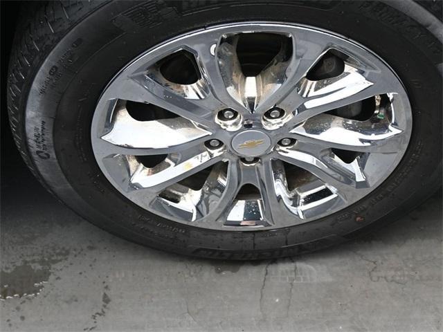 Photo of 2021 Silver Ice Metallic Chevrolet Equinox