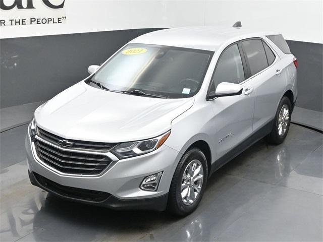 Photo of 2021 Silver Ice Metallic Chevrolet Equinox