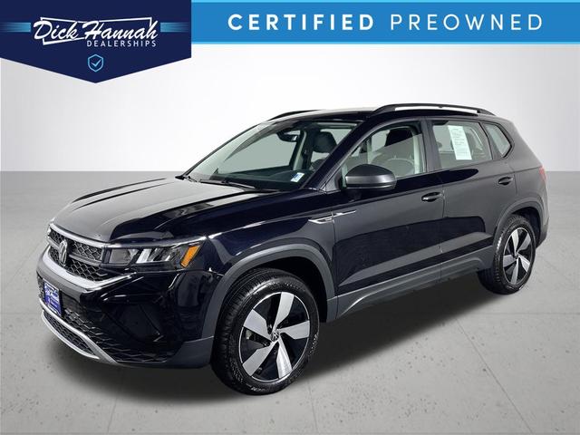 Photo of 2024 Deep Black Pearl Effect Volkswagen Taos