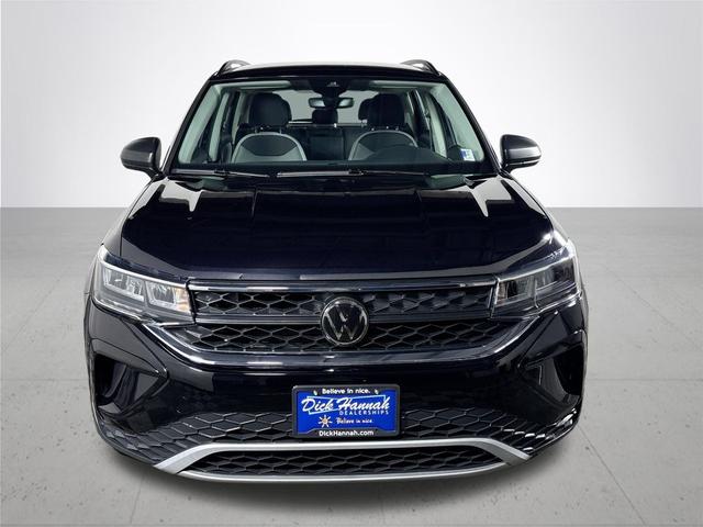 Photo of 2024 Deep Black Pearl Effect Volkswagen Taos