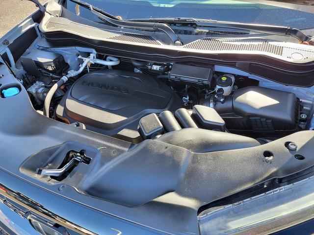 Photo of 2022 Sonic Gray Pearl Honda Passport