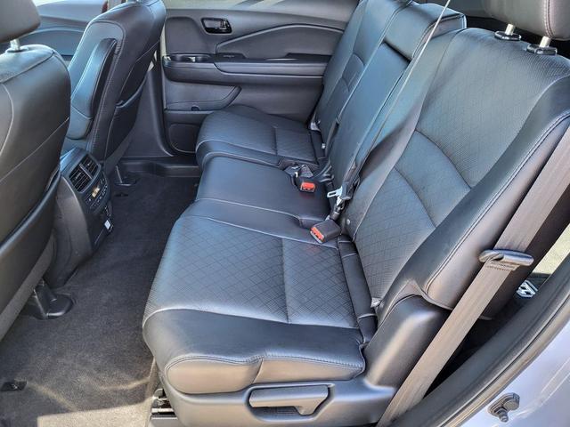 Photo of 2022 Sonic Gray Pearl Honda Passport