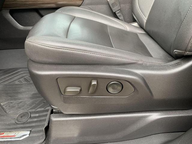 Photo of 2022 Black Chevrolet Silverado 1500