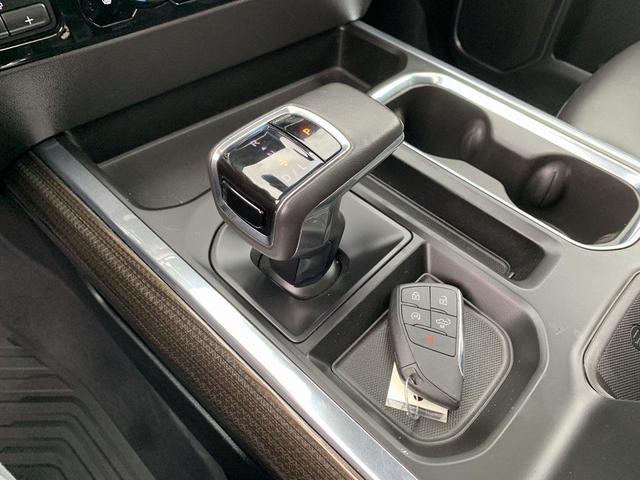 Photo of 2022 Black Chevrolet Silverado 1500