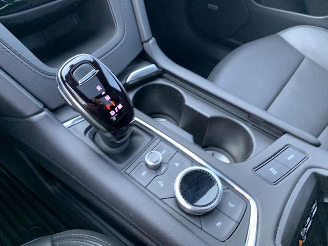 Photo of 2024 Stellar Black Metallic Cadillac XT6