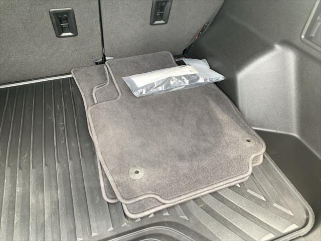 Photo of 2020 Midnight Blue Metallic Chevrolet Equinox