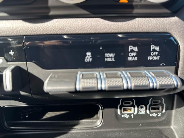 Photo of 2022 Bright White Clearcoat RAM 1500