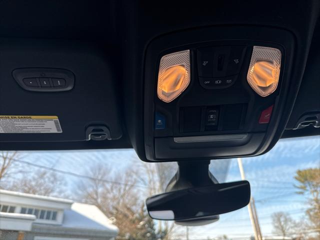 Photo of 2022 Bright White Clearcoat RAM 1500