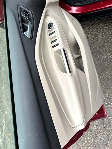 Photo of 2017 Maroon Ford Escape