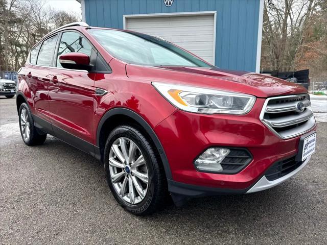 Photo of 2017 Maroon Ford Escape