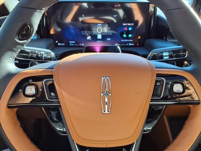 Photo of 2025 White Metallic Lincoln Aviator