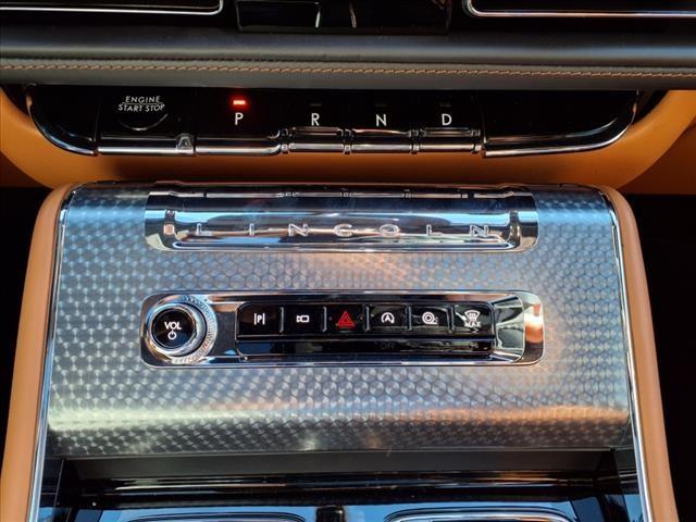 Photo of 2025 White Metallic Lincoln Aviator