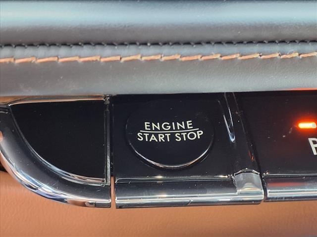 Photo of 2025 White Metallic Lincoln Aviator