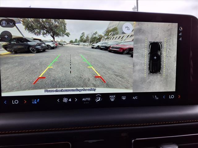 Photo of 2025 White Metallic Lincoln Aviator