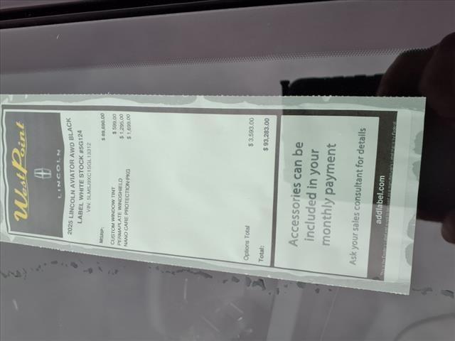 Photo of 2025 White Metallic Lincoln Aviator