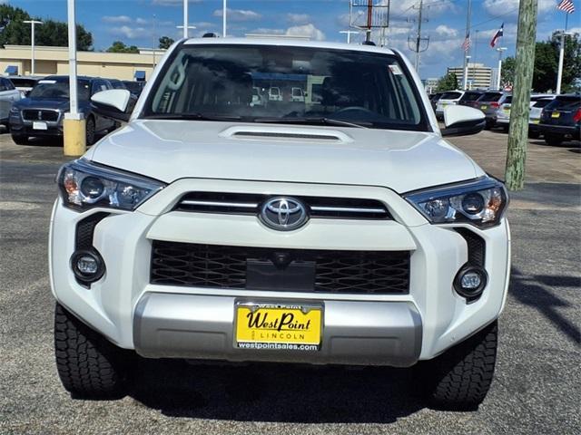 Photo of 2022 White Toyota 4Runner