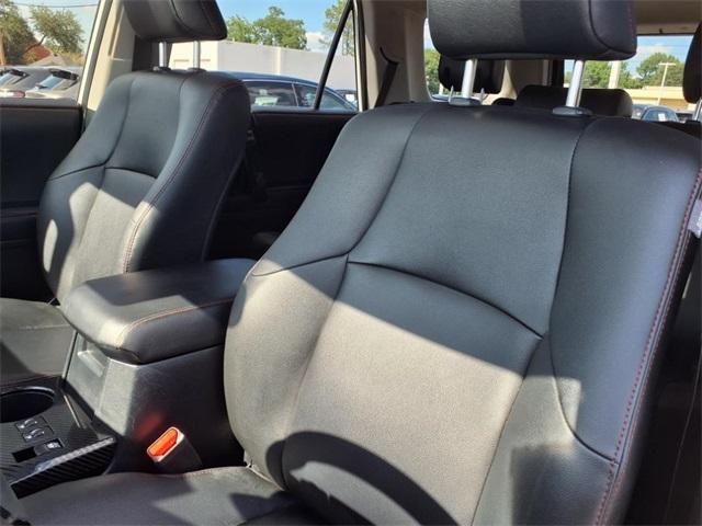 Photo of 2022 White Toyota 4Runner