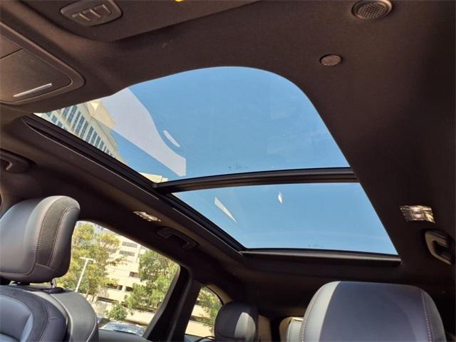Photo of 2025 Gray Metallic Lincoln Nautilus