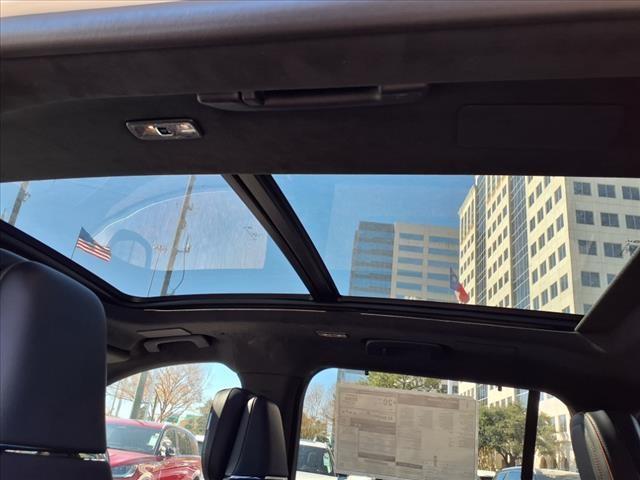 Photo of 2025 White Metallic Lincoln Aviator