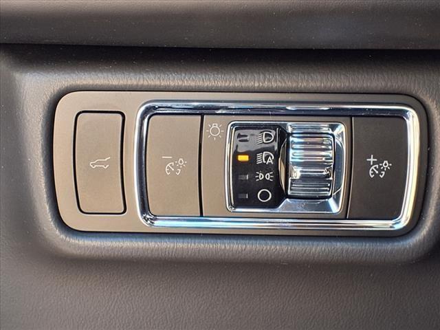 Photo of 2025 White Metallic Lincoln Aviator