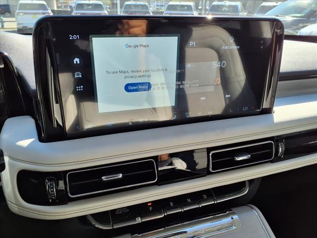 Photo of 2025 White Metallic Lincoln Aviator