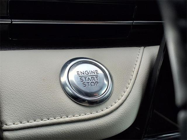 Photo of 2024 White Platinum Tri-Coat Metallic Lincoln Nautilus