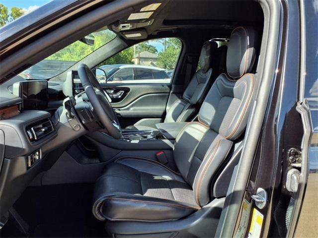 Photo of 2025 Black Metallic Lincoln Aviator