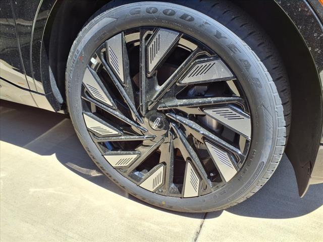 Photo of 2025 Black Metallic Lincoln Nautilus