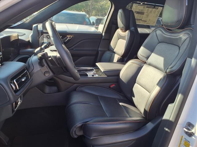 Photo of 2025 White Metallic Lincoln Aviator