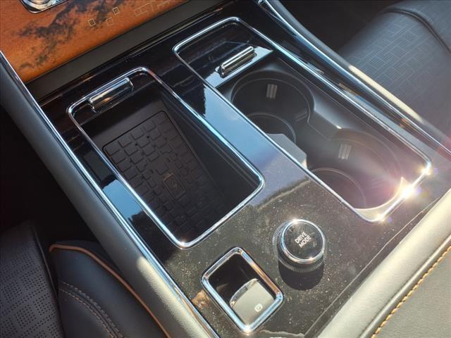 Photo of 2025 White Metallic Lincoln Aviator