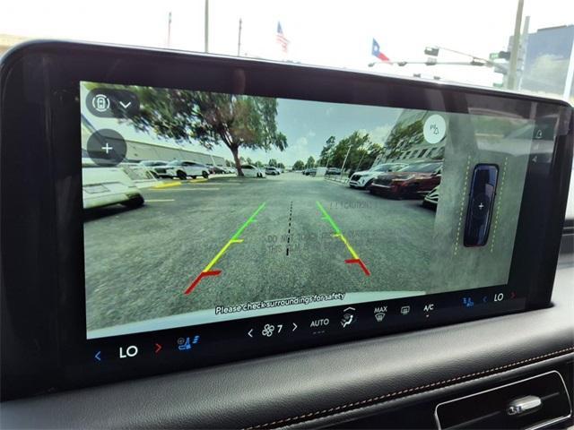 Photo of 2025 White Metallic Lincoln Aviator