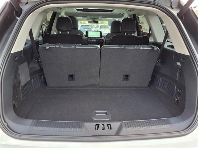 Photo of 2025 White Metallic Lincoln Aviator