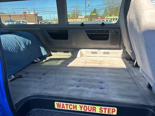 Photo of 2014 Dark Blue Pearl Metallic Ford E350 Super Duty