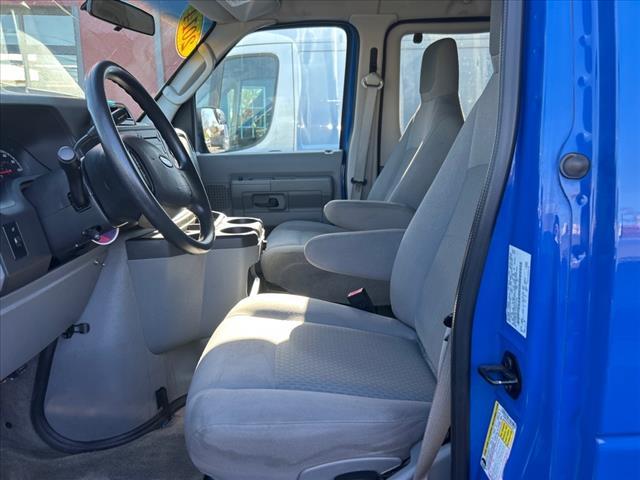 Photo of 2014 Dark Blue Pearl Metallic Ford E350 Super Duty