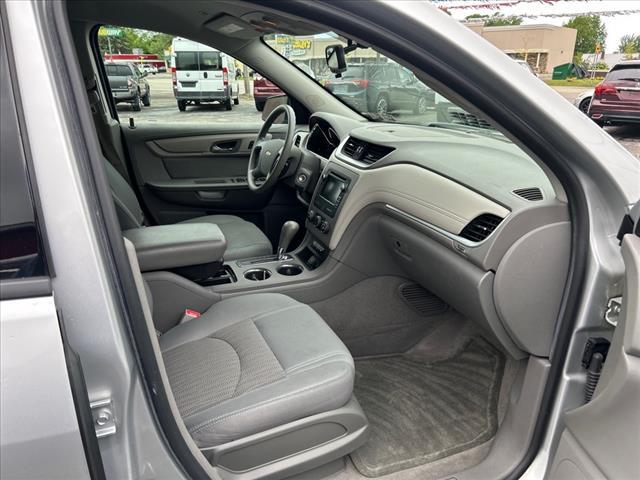 Photo of 2017 Silver Ice Metallic Chevrolet Traverse