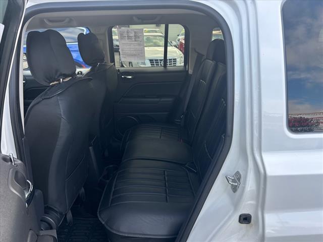 Photo of 2016 Bright White Clearcoat Jeep Patriot