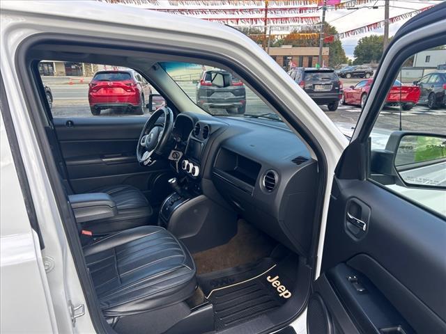 Photo of 2016 Bright White Clearcoat Jeep Patriot